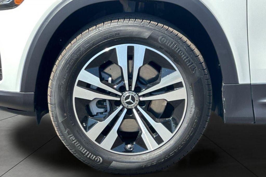 new 2026 Mercedes-Benz GLB 250 car, priced at $45,585