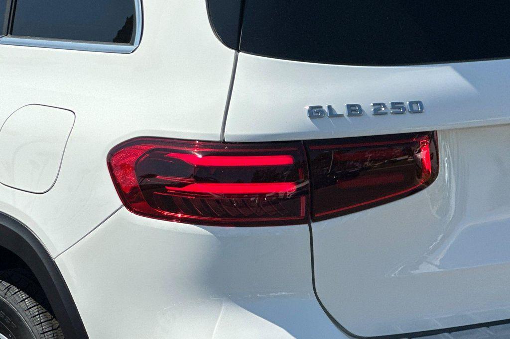 new 2026 Mercedes-Benz GLB 250 car, priced at $45,585