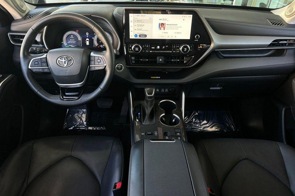 used 2023 Toyota Highlander Hybrid car, priced at $42,984