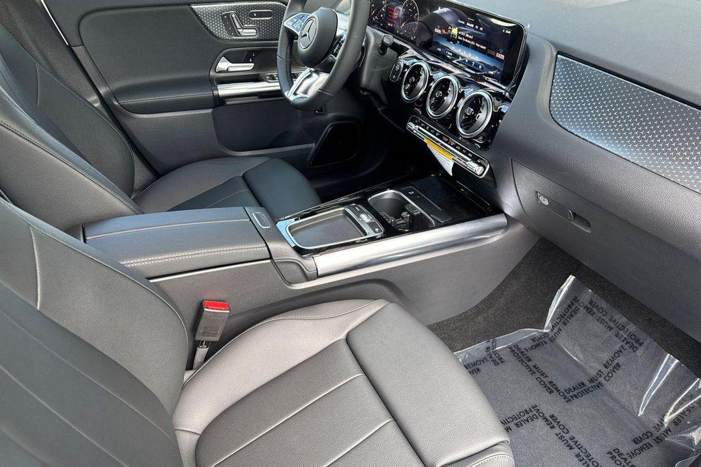 new 2026 Mercedes-Benz GLA 250 car, priced at $44,625