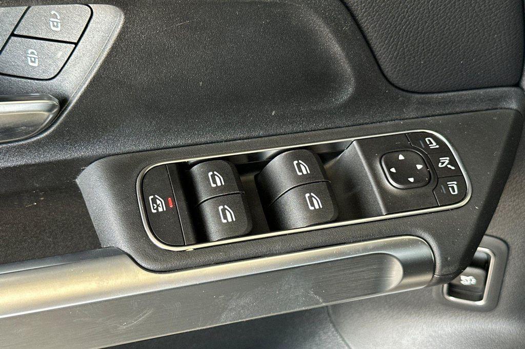 new 2026 Mercedes-Benz GLB 250 car, priced at $46,765