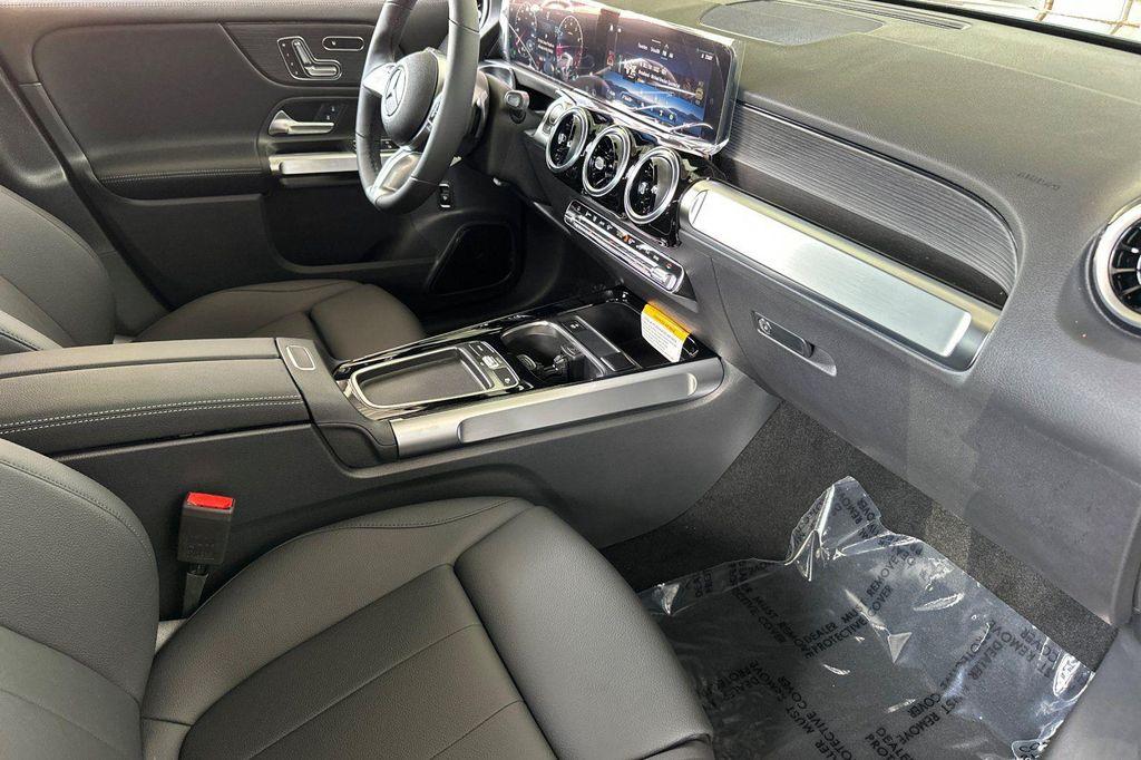 new 2026 Mercedes-Benz GLB 250 car, priced at $46,765