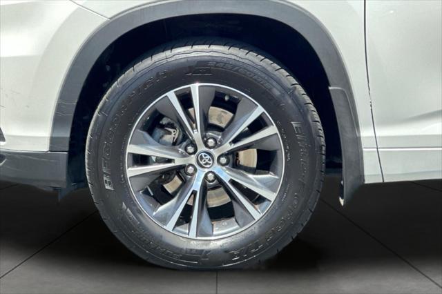 used 2016 Toyota Highlander car, priced at $19,922