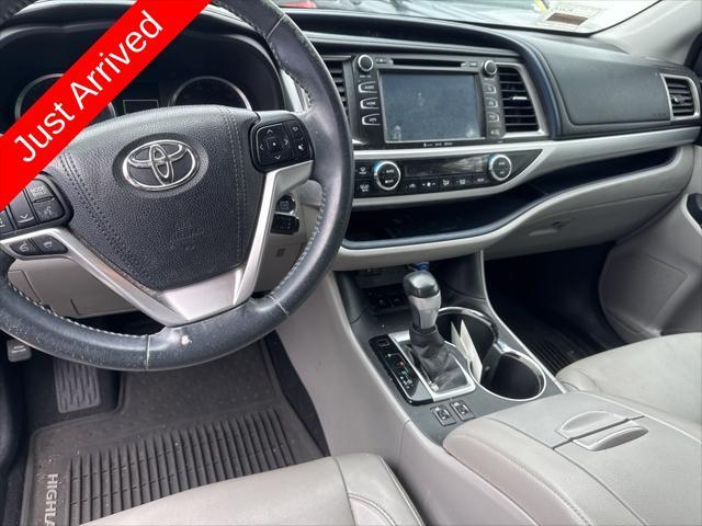 used 2016 Toyota Highlander car, priced at $21,584