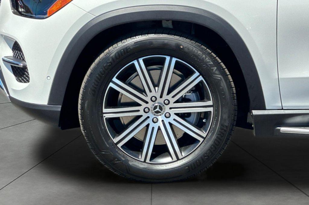 new 2026 Mercedes-Benz GLE 450e car, priced at $77,830