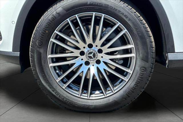new 2025 Mercedes-Benz GLC 300 car, priced at $48,137