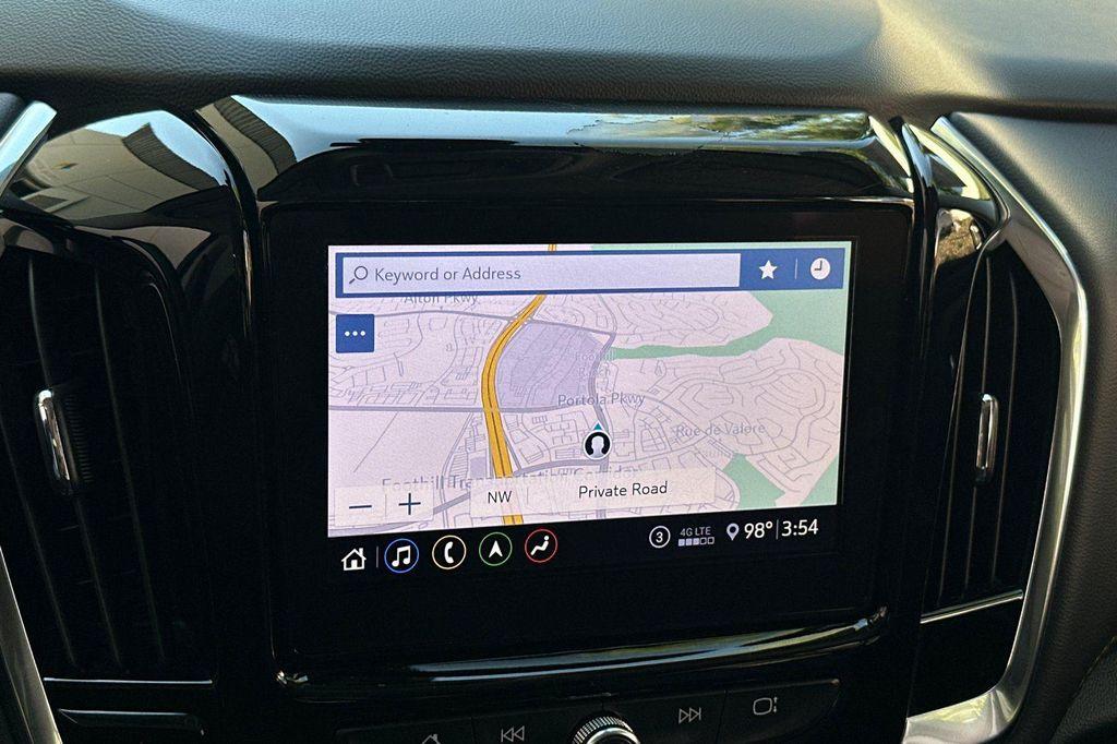 used 2021 Chevrolet Traverse car, priced at $23,981