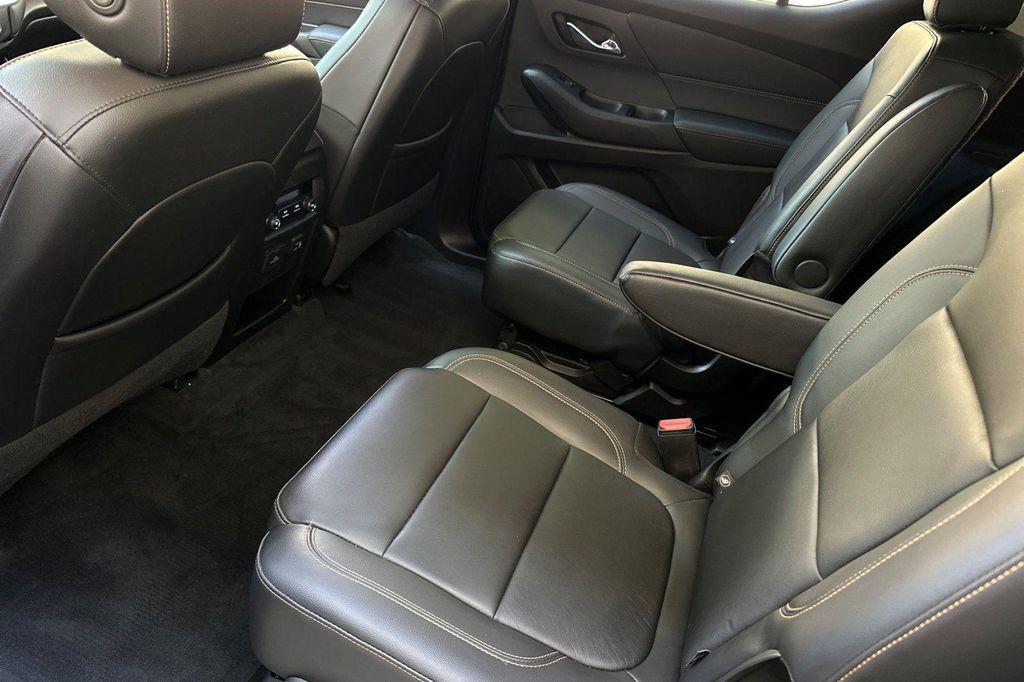 used 2021 Chevrolet Traverse car, priced at $23,981