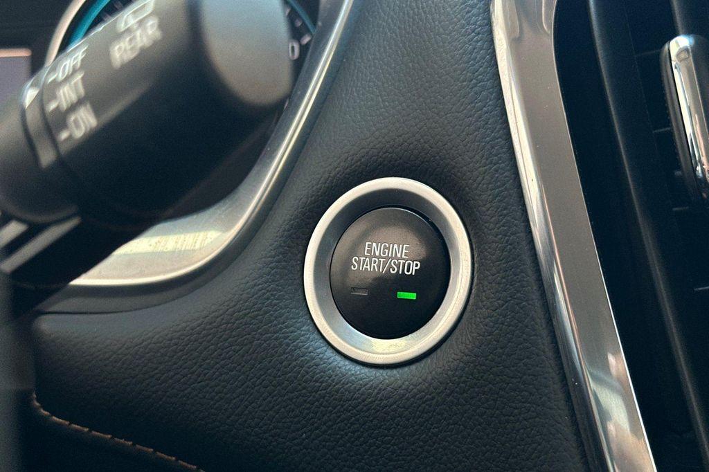 used 2021 Chevrolet Traverse car, priced at $23,981