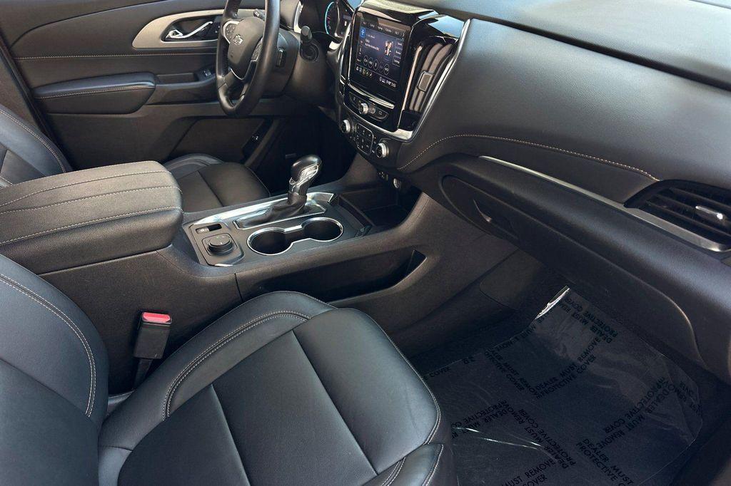 used 2021 Chevrolet Traverse car, priced at $23,981