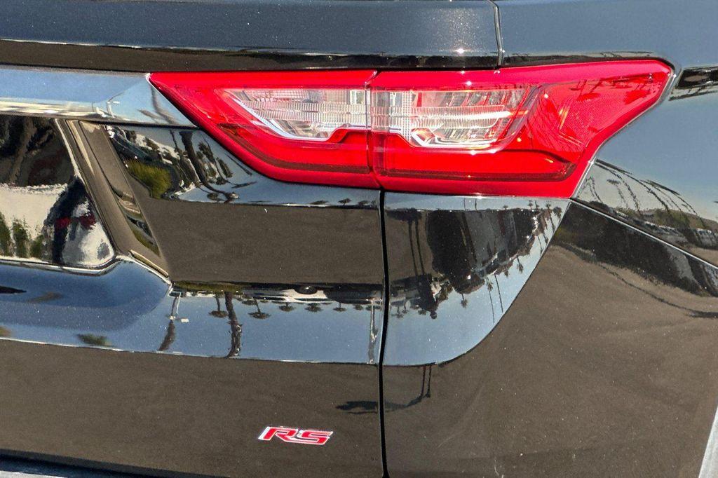 used 2021 Chevrolet Traverse car, priced at $23,981