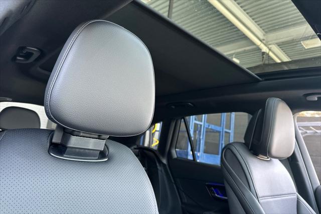 new 2025 Mercedes-Benz GLC 350e car, priced at $63,905