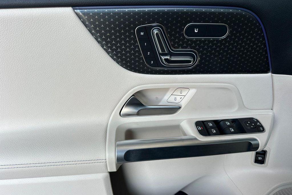 new 2025 Mercedes-Benz GLB 250 car, priced at $42,636