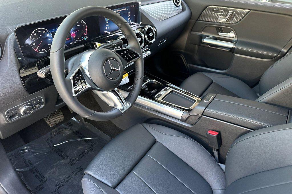 new 2026 Mercedes-Benz GLA 250 car, priced at $44,585
