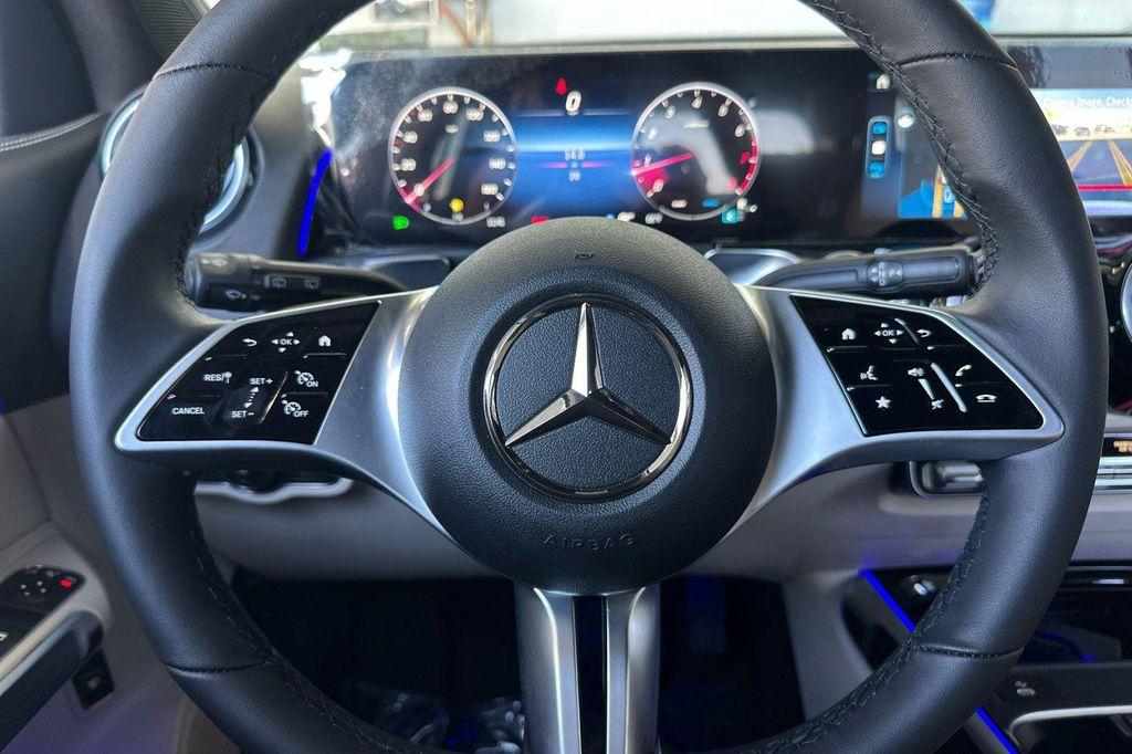 new 2025 Mercedes-Benz GLB 250 car, priced at $39,602