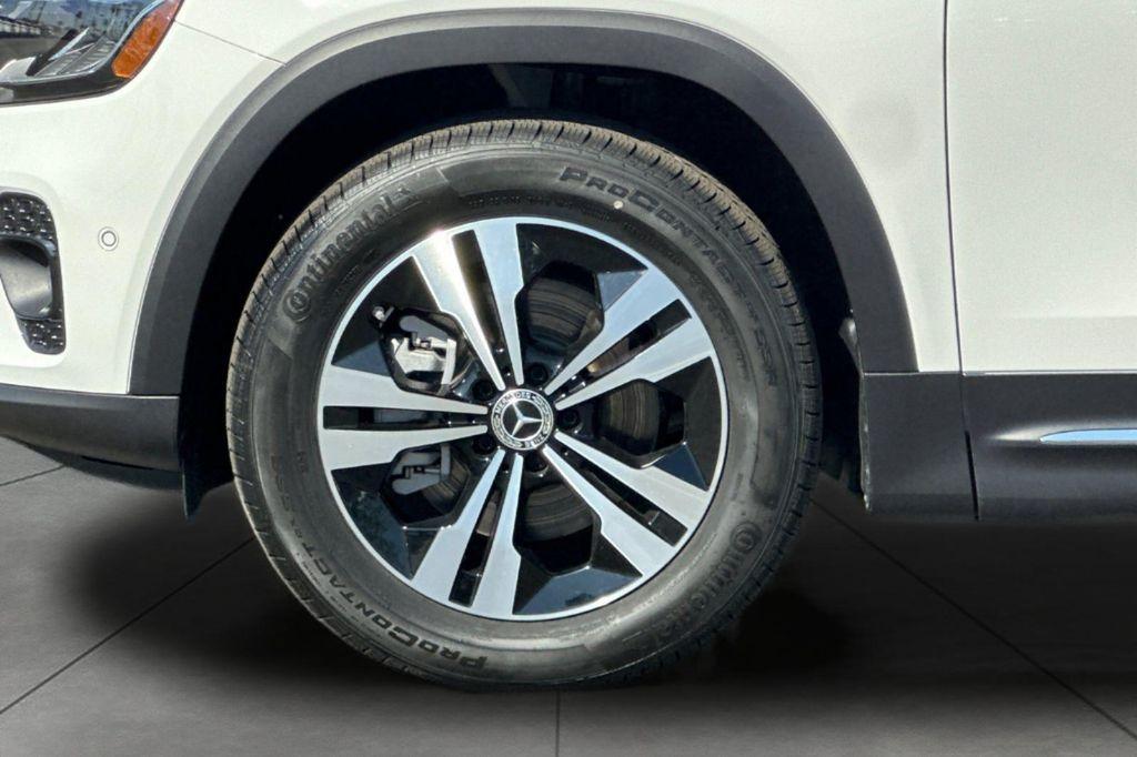new 2025 Mercedes-Benz GLB 250 car, priced at $39,602