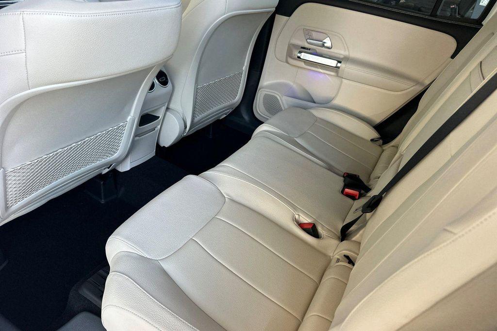 new 2025 Mercedes-Benz GLB 250 car, priced at $39,602