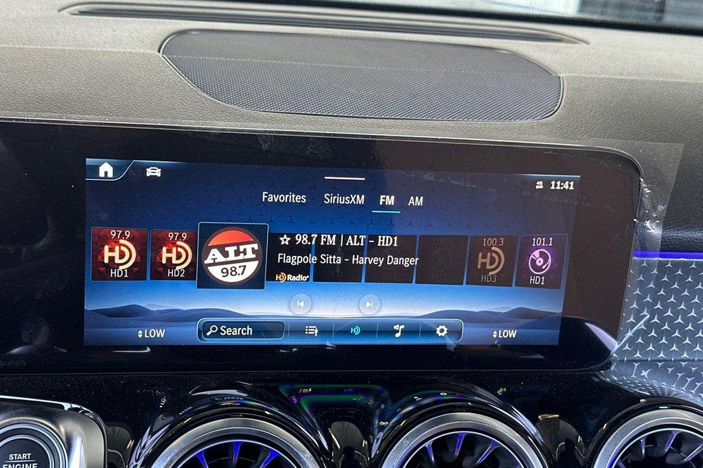 new 2025 Mercedes-Benz GLB 250 car, priced at $39,602