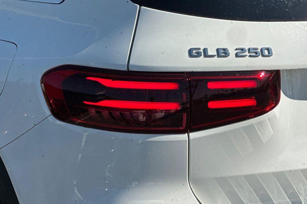 new 2025 Mercedes-Benz GLB 250 car, priced at $39,602