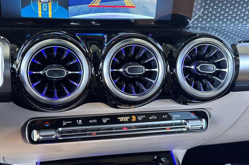 new 2025 Mercedes-Benz GLB 250 car, priced at $39,602