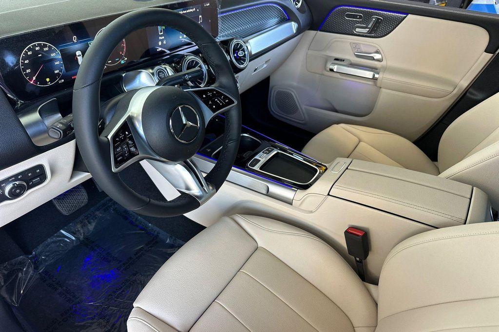 new 2025 Mercedes-Benz GLB 250 car, priced at $39,602