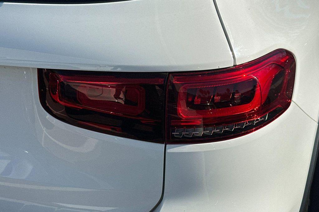 used 2021 Mercedes-Benz GLB 250 car, priced at $24,984