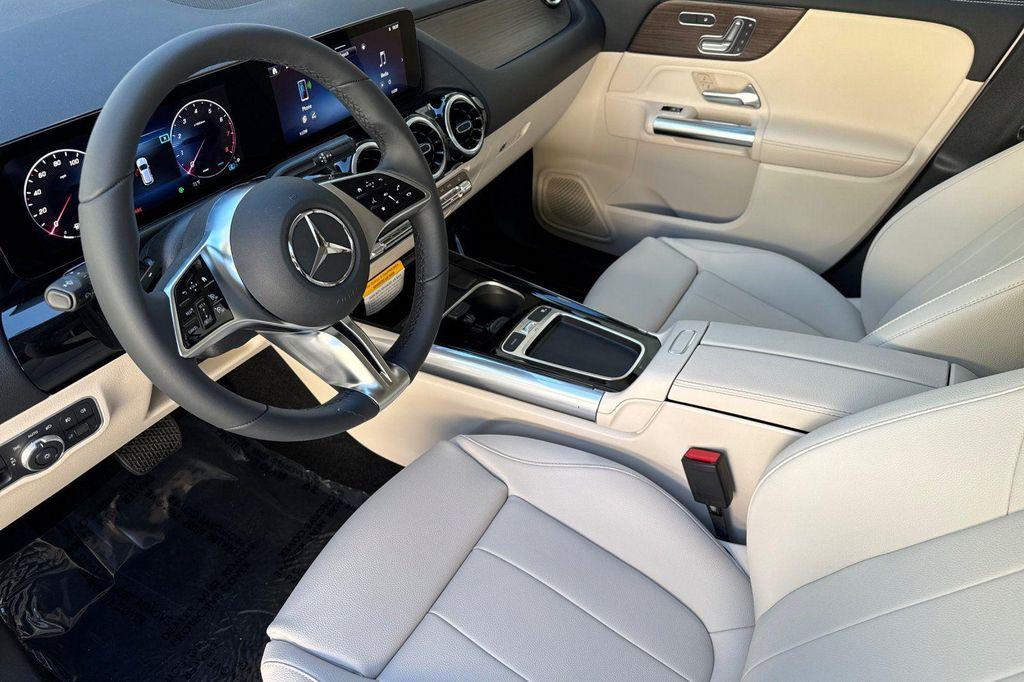 new 2026 Mercedes-Benz GLA 250 car, priced at $43,780
