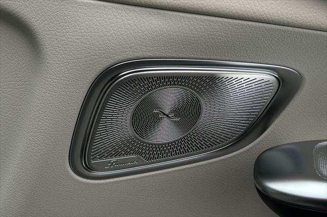 new 2025 Mercedes-Benz GLC 300 car, priced at $55,855