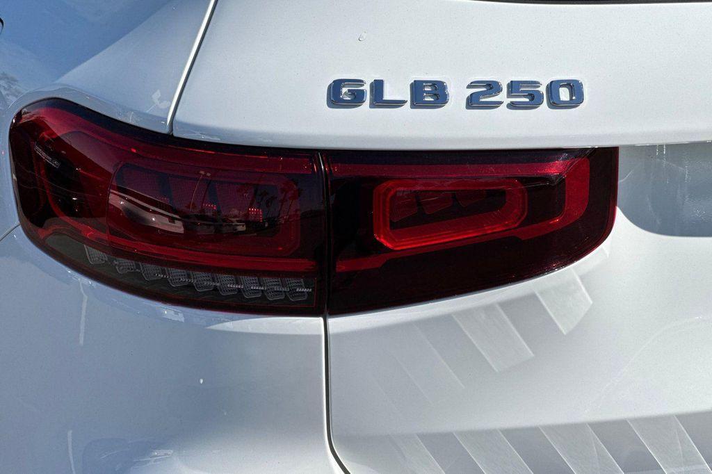 used 2021 Mercedes-Benz GLB 250 car, priced at $26,484