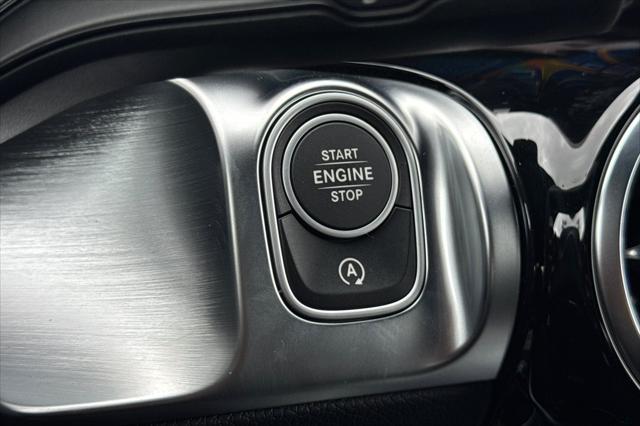 new 2025 Mercedes-Benz GLB 250 car, priced at $48,920