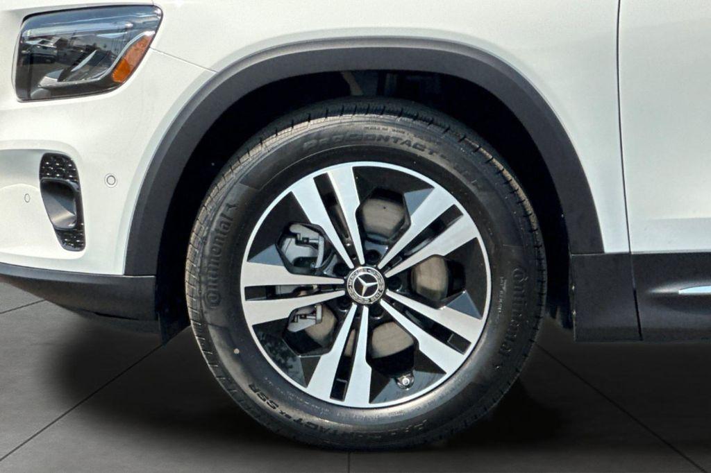 new 2025 Mercedes-Benz GLB 250 car, priced at $41,488