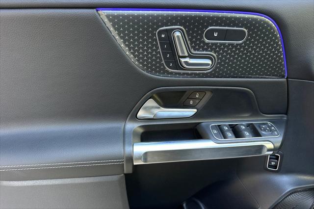 new 2025 Mercedes-Benz GLB 250 car, priced at $48,645