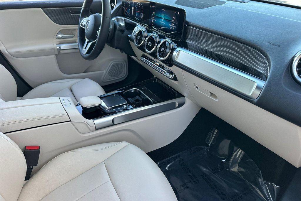 used 2022 Mercedes-Benz GLB 250 car, priced at $26,984
