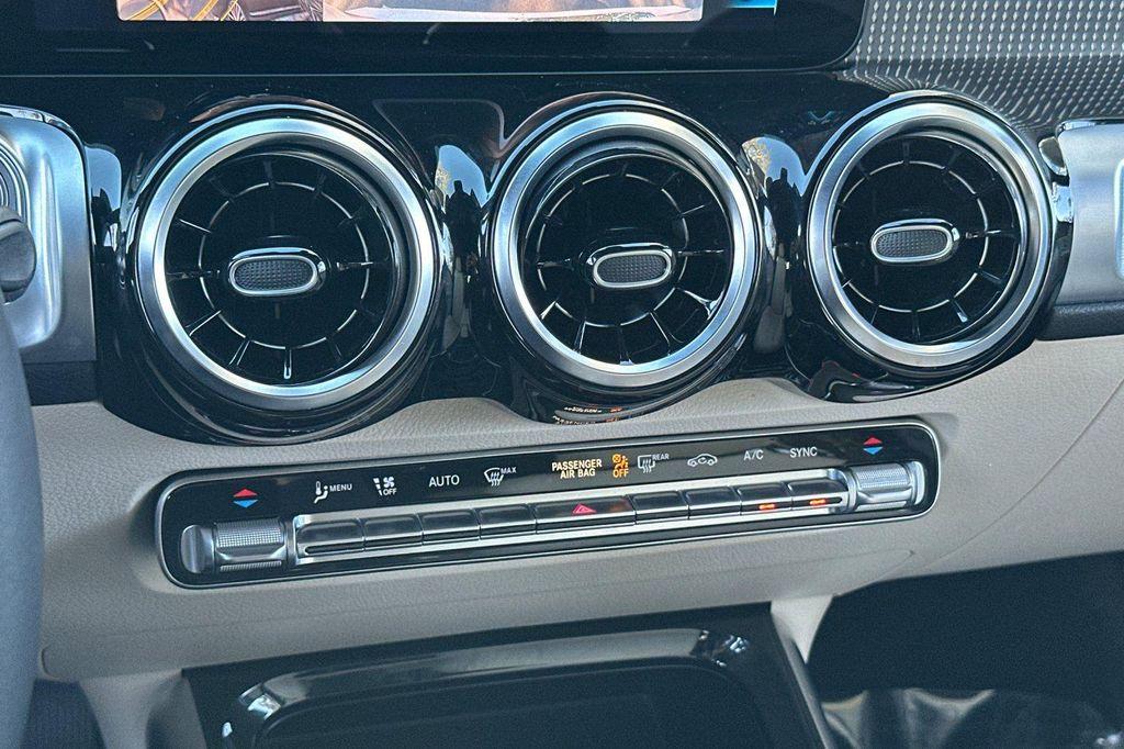 used 2022 Mercedes-Benz GLB 250 car, priced at $26,984