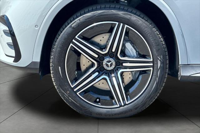 new 2025 Mercedes-Benz GLC 300 car, priced at $61,151