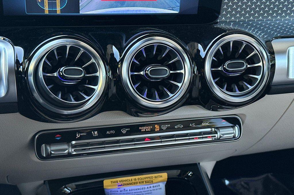 new 2025 Mercedes-Benz GLB 250 car, priced at $39,602