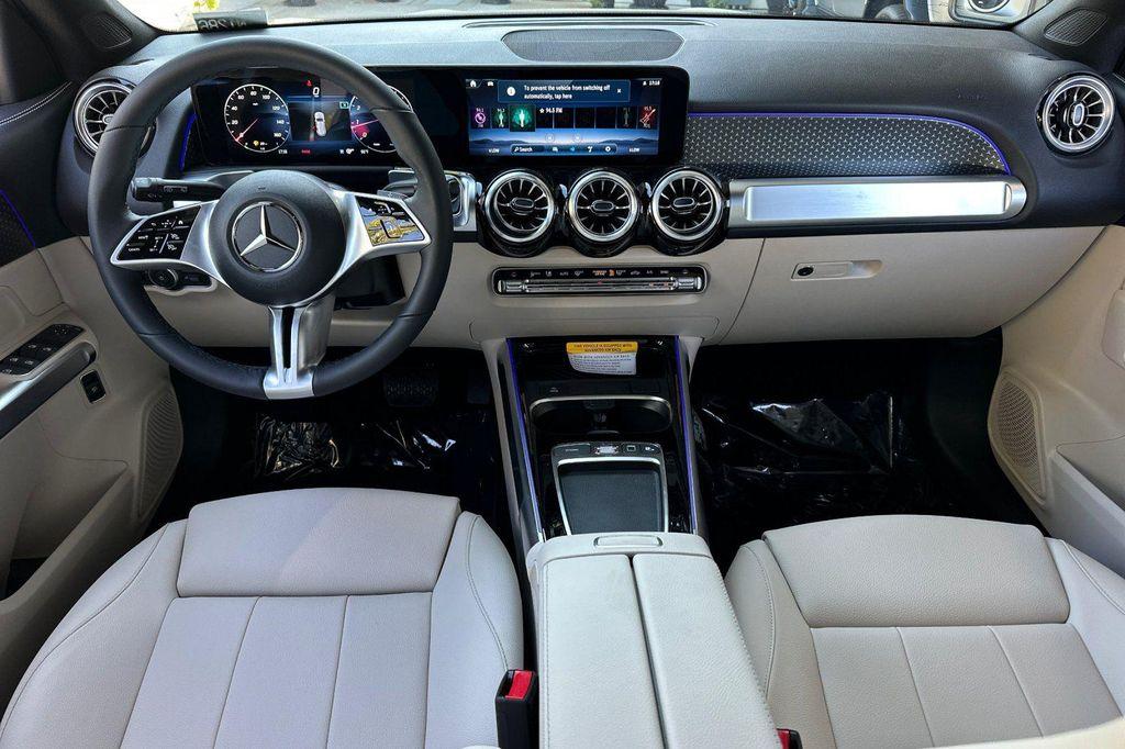 new 2025 Mercedes-Benz GLB 250 car, priced at $39,602