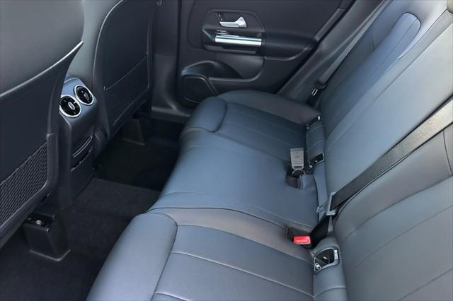 new 2025 Mercedes-Benz GLA 250 car, priced at $42,250