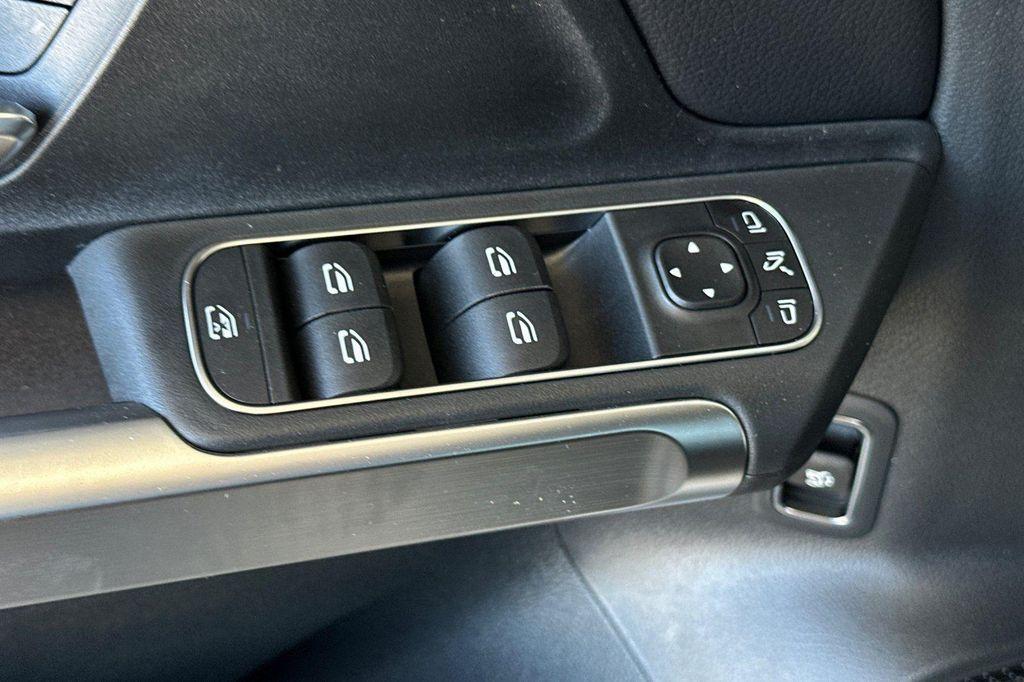 new 2026 Mercedes-Benz GLB 250 car, priced at $47,515