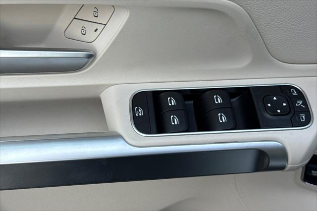 new 2025 Mercedes-Benz GLB 250 car, priced at $41,875