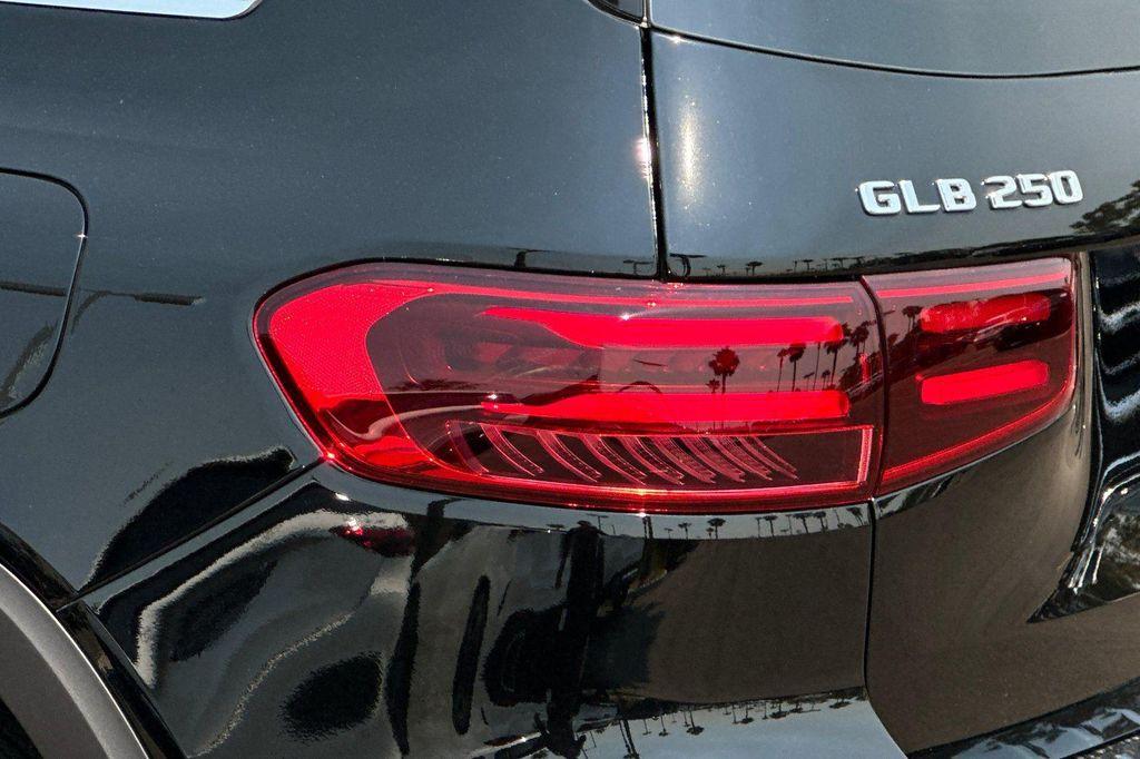 new 2025 Mercedes-Benz GLB 250 car, priced at $47,145