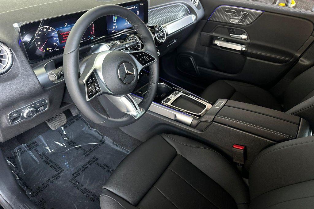new 2025 Mercedes-Benz GLB 250 car, priced at $47,145