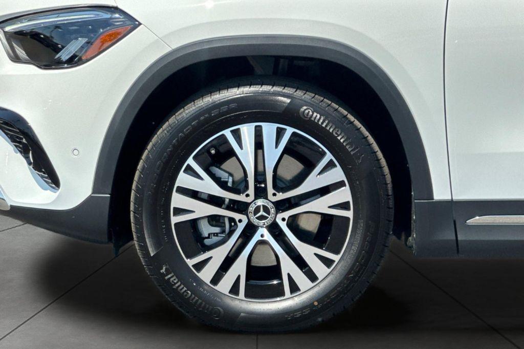 new 2026 Mercedes-Benz GLA 250 car, priced at $47,625