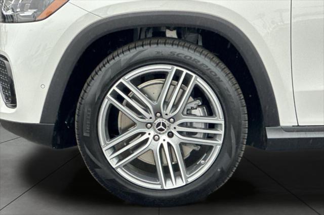new 2025 Mercedes-Benz GLS 450 car, priced at $91,775