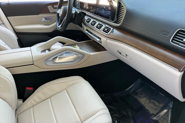 new 2025 Mercedes-Benz GLS 450 car, priced at $81,657