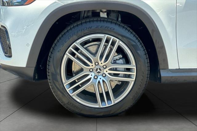 new 2025 Mercedes-Benz GLS 450 car, priced at $81,657