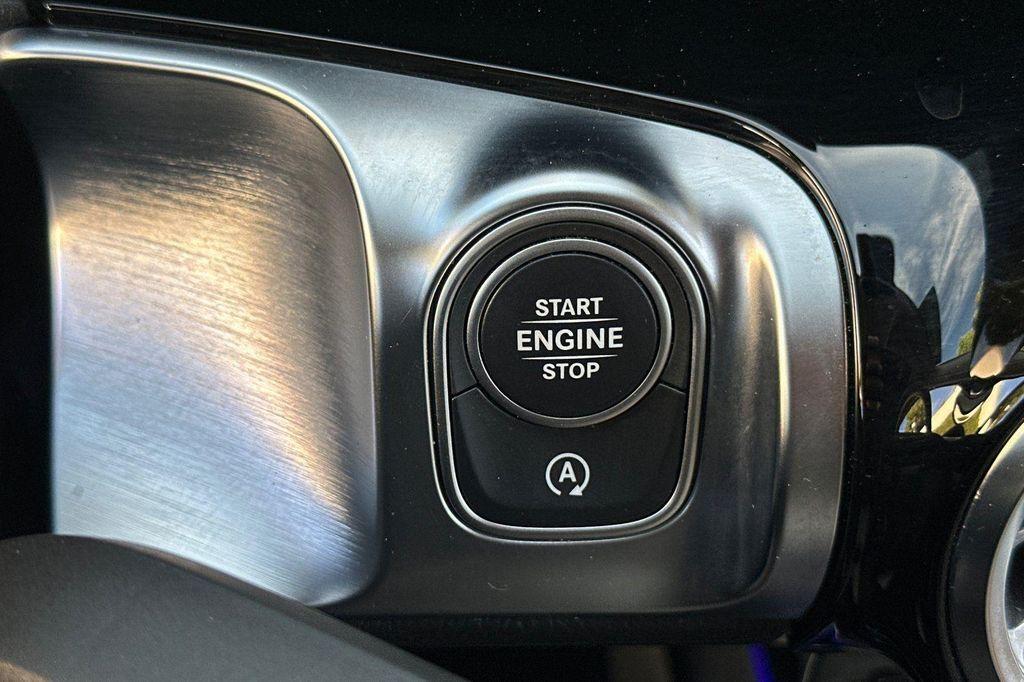 used 2021 Mercedes-Benz GLB 250 car, priced at $27,890