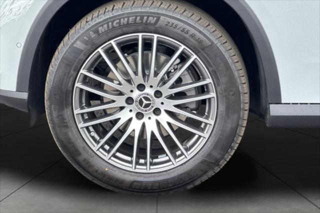 new 2025 Mercedes-Benz GLC 300 car, priced at $55,655