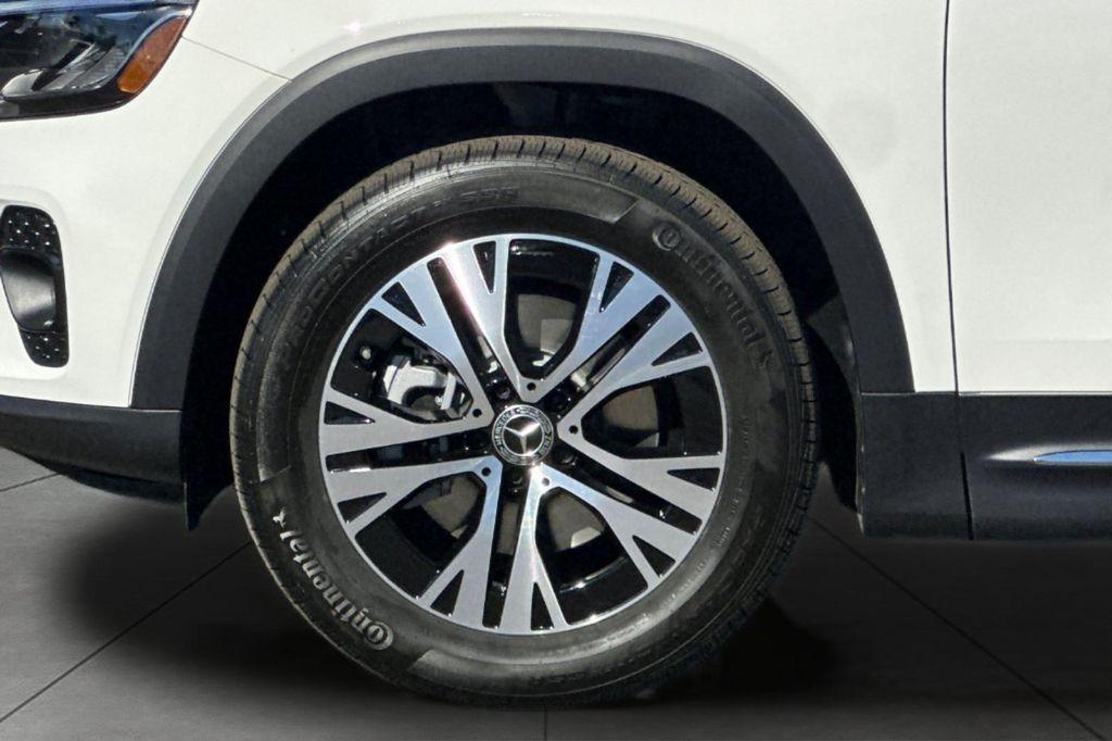 new 2026 Mercedes-Benz GLB 250 car, priced at $40,652