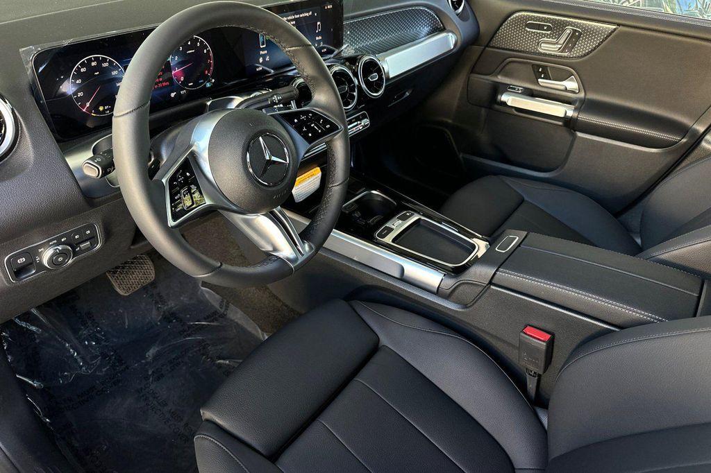 new 2026 Mercedes-Benz GLB 250 car, priced at $40,652